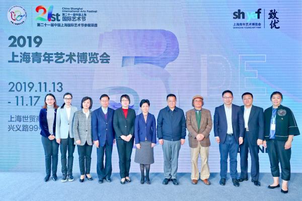 举办5届的青年艺博会"重新定义",集结逾四百位艺术家作品