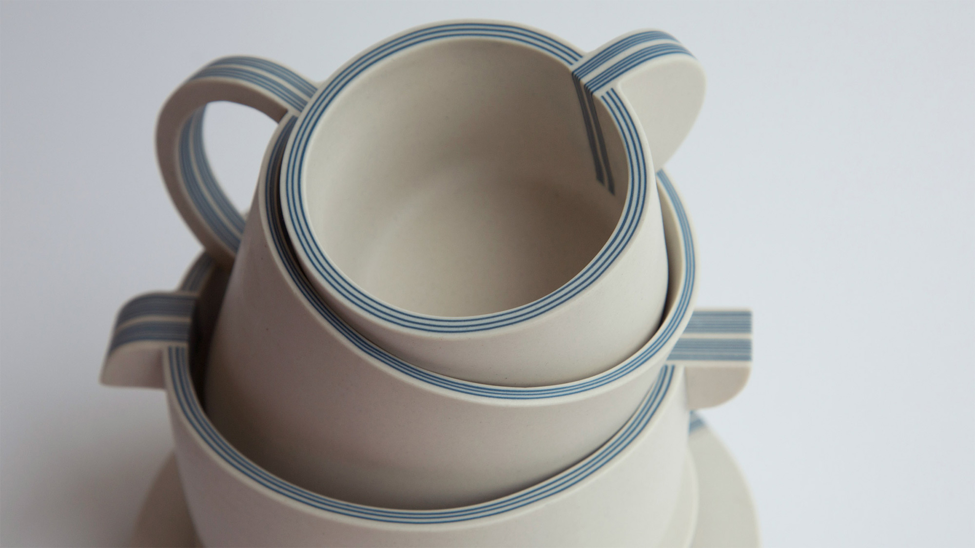 Up To 29 Porcelain Layers Molded into Elegant Tableware by Yuting Chang