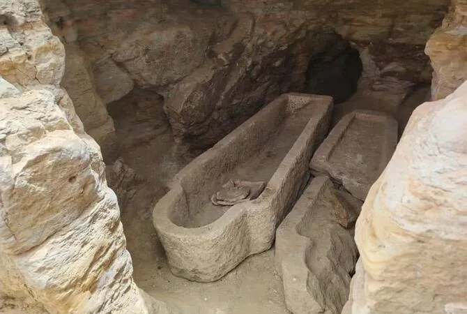 The first tomb contains a square shaft about 3 meters deep, leading to two burial chambers